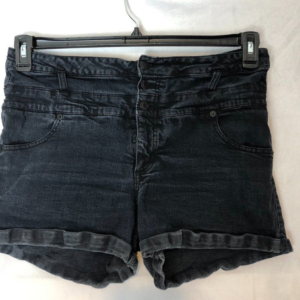 Mossimo Womens Size 17 Black Denim Cuffed Jean Shorts.         WS